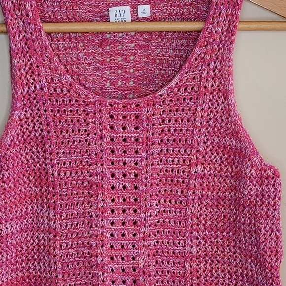 Gap | Pink Open Knit Crochet Sweater Tank Size Medium - Picture 2 of 6